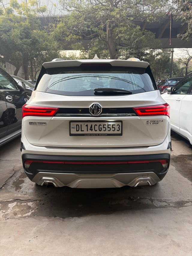 Second-hand 2022 MG Hector Sharp EX CVT for sale in New Delhi-1