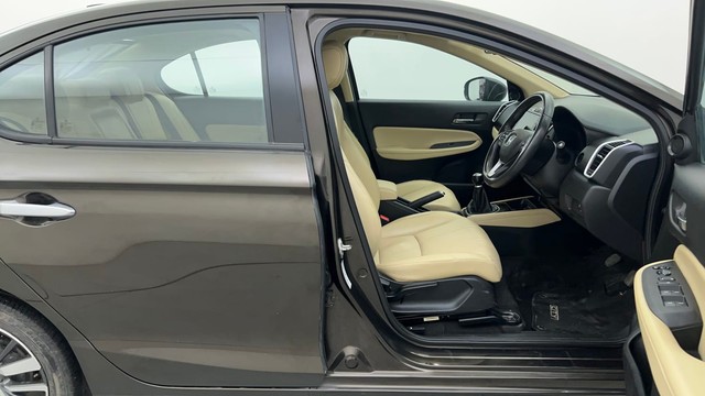 Second-hand 2022 Honda City ZX MT Diesel for sale in Ahmedabad-15