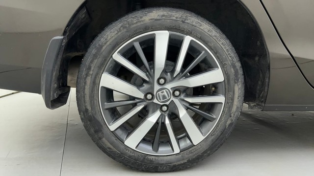 Second-hand 2022 Honda City ZX MT Diesel for sale in Ahmedabad-18