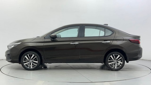 Second-hand 2022 Honda City ZX MT Diesel for sale in Ahmedabad-6