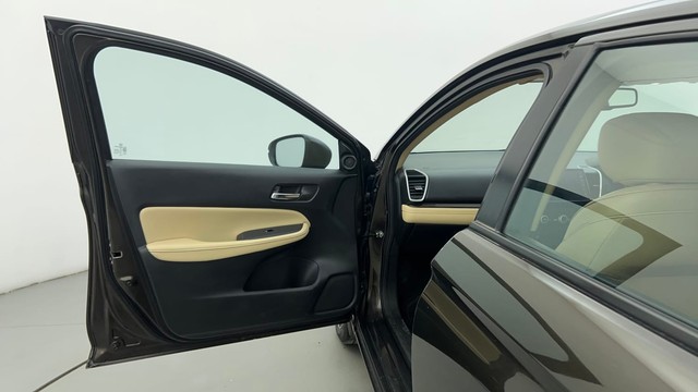 Second-hand 2022 Honda City ZX MT Diesel for sale in Ahmedabad-27