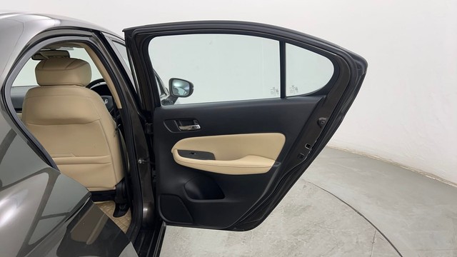 Second-hand 2021 Honda City ZX MT for sale in Pune-39