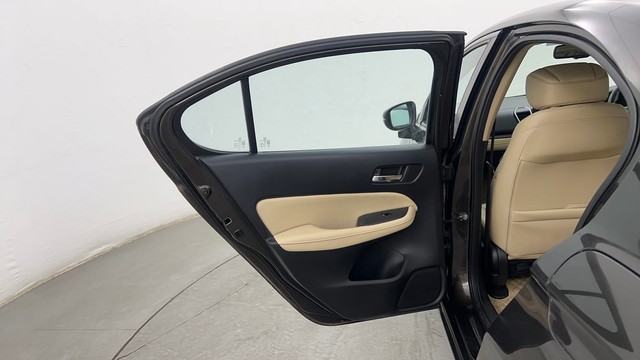 Second-hand 2021 Honda City ZX MT for sale in Pune-38