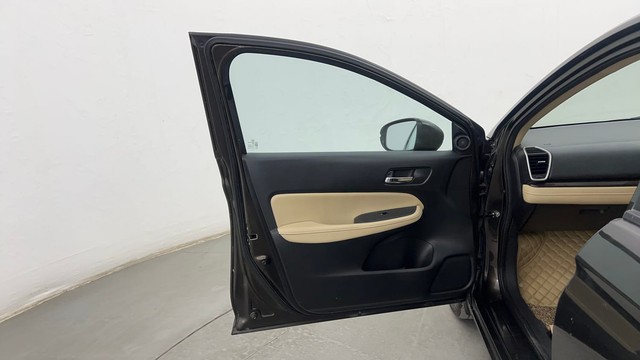 Second-hand 2021 Honda City ZX MT for sale in Pune-37