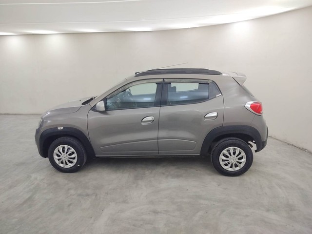 Second-hand 2017 Renault KWID 1.0 AMT RXT for sale in Coimbatore-6