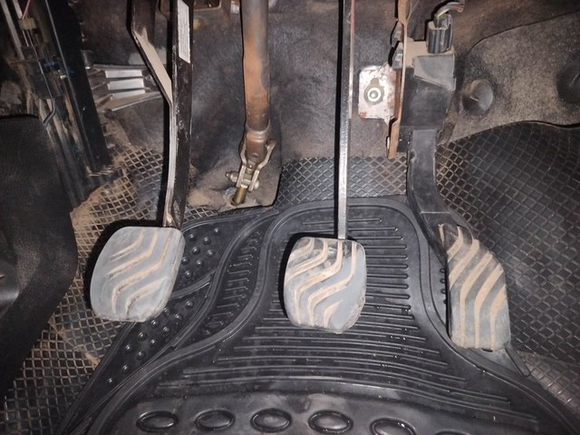 Second-hand 2017 Renault KWID 1.0 AMT RXT for sale in Coimbatore-14