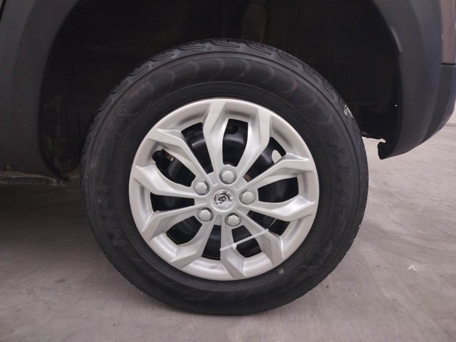 Second-hand 2017 Renault KWID 1.0 AMT RXT for sale in Coimbatore-19