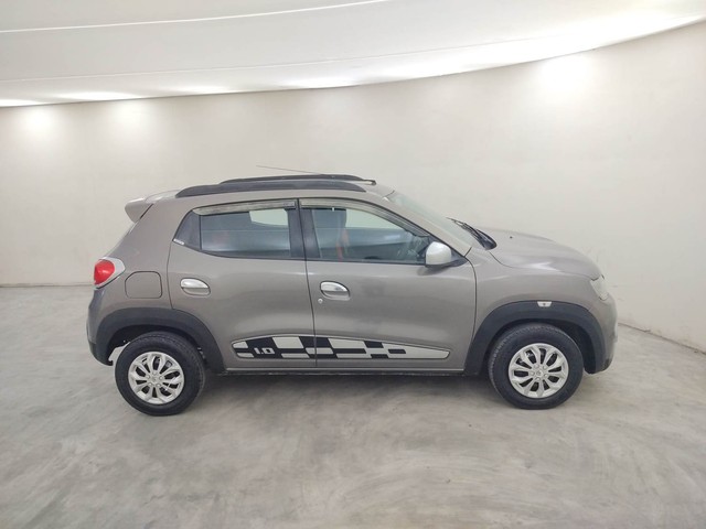Second-hand 2017 Renault KWID 1.0 AMT RXT for sale in Coimbatore-2