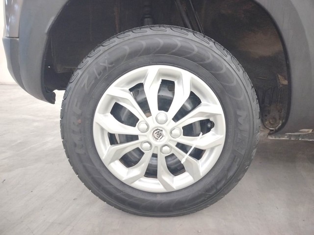 Second-hand 2017 Renault KWID 1.0 AMT RXT for sale in Coimbatore-18