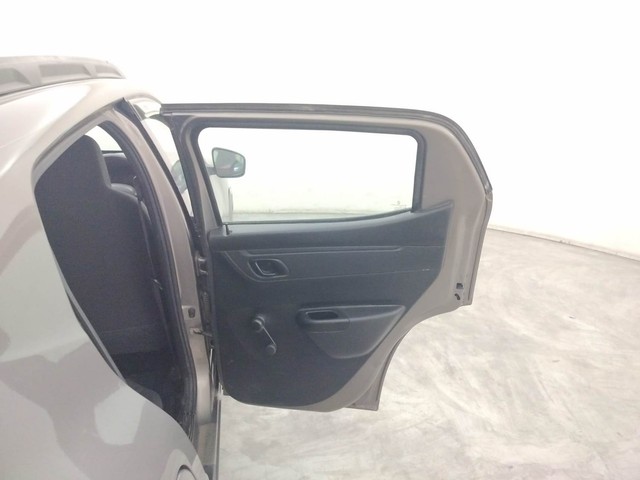 Second-hand 2017 Renault KWID 1.0 AMT RXT for sale in Coimbatore-33