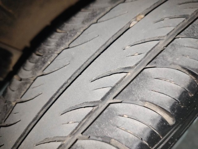 Second-hand 2017 Renault KWID 1.0 AMT RXT for sale in Coimbatore-26