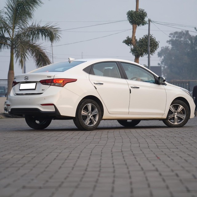 Second-hand 2019 Hyundai Verna CRDi 1.6 SX for sale in Karnal-12