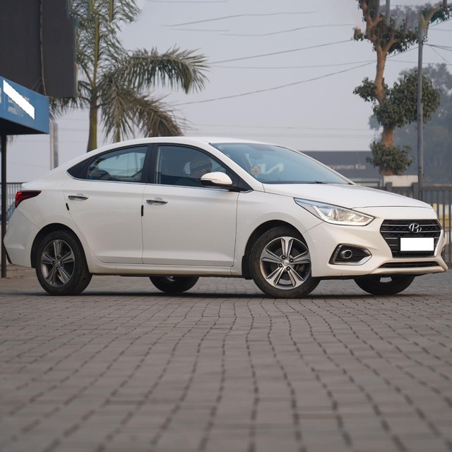 Second-hand 2019 Hyundai Verna CRDi 1.6 SX for sale in Karnal-11