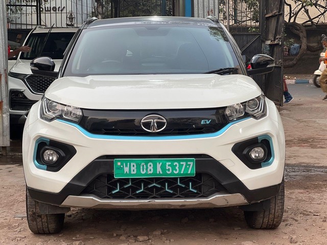 Second-hand 2021 Tata Nexon EV XZ Plus for sale in Kolkata-3
