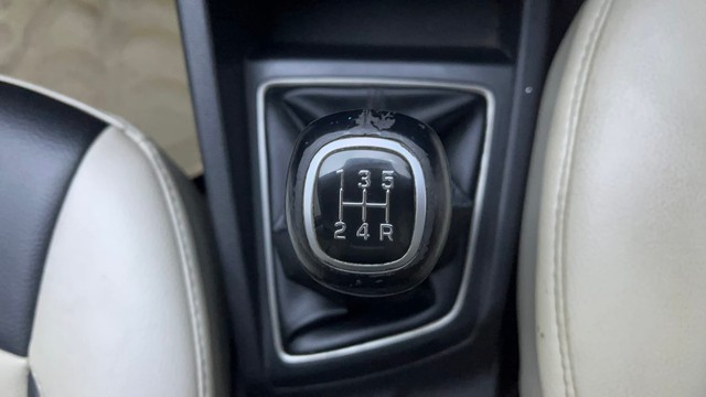 Second-hand 2017 Hyundai i20 1.2 Asta for sale in Hyderabad-12