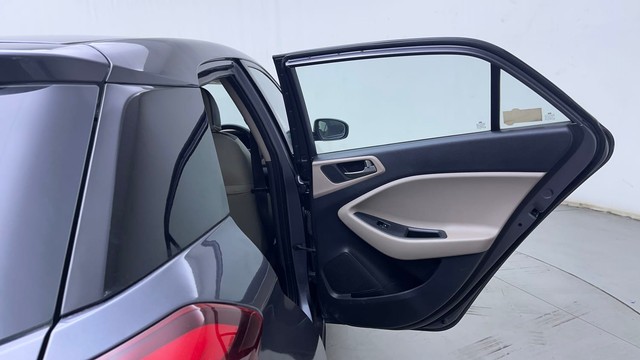 Second-hand 2017 Hyundai i20 1.2 Asta for sale in Hyderabad-29