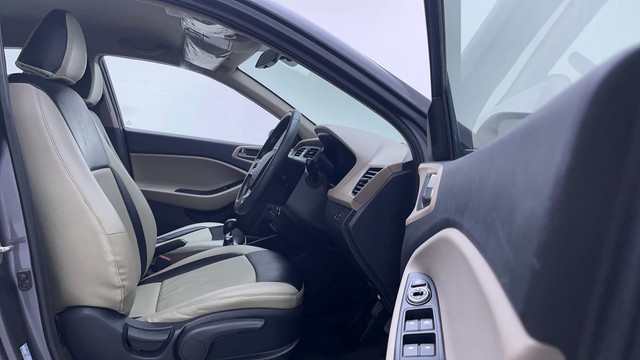 Second-hand 2017 Hyundai i20 1.2 Asta for sale in Hyderabad-15