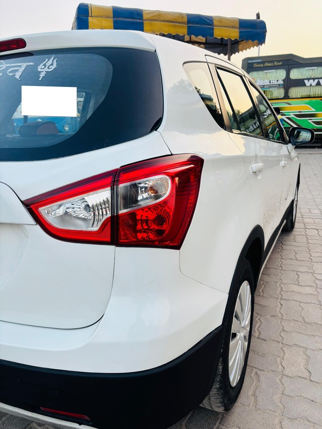 Maruti Suzuki S Cross Sigma DDiS 200 SH Second-hand 2017 Maruti Suzuki S Cross Sigma DDiS 200 SH for sale in Lucknow-5