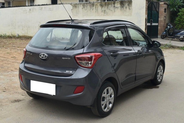 Hyundai Grand i10 Sportz Second-hand 2015 Hyundai Grand i10 Sportz for sale in Gurgaon-4