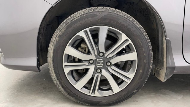 Second-hand 2021 Honda City 1.5 V MT Exclusive for sale in Chennai-20