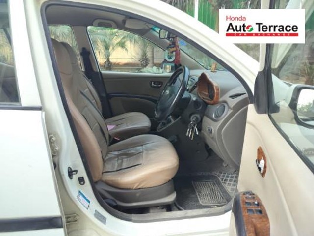Second-hand 2012 Hyundai i10 Magna 1.2 for sale in Noida-6