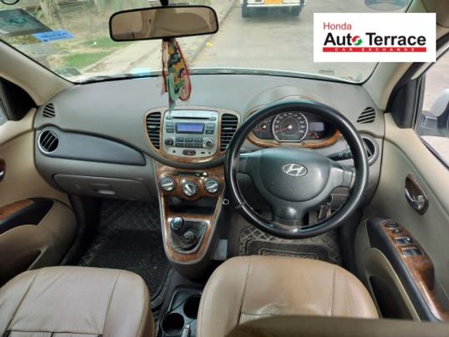 Second-hand 2012 Hyundai i10 Magna 1.2 for sale in Noida-3