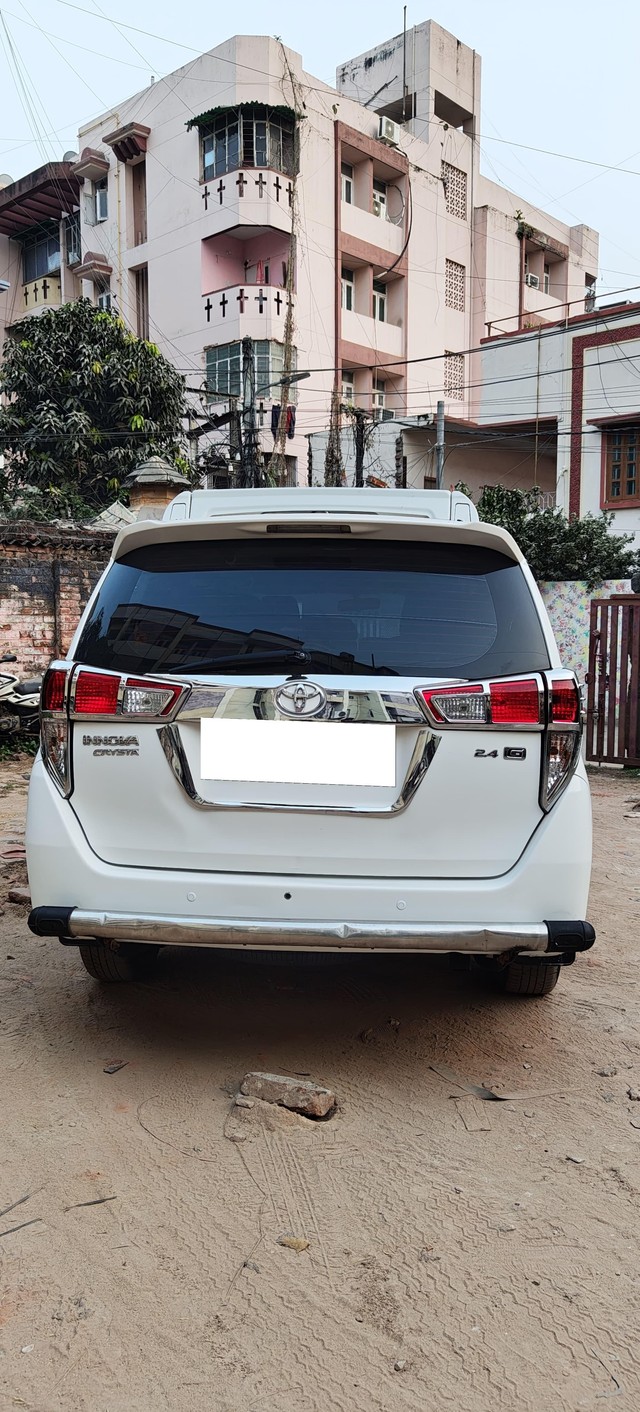 Toyota Innova Crysta 2.4 G MT 8S BSIV Second-hand 2018 Toyota Innova Crysta 2.4 G MT 8S BSIV for sale in Patna-2
