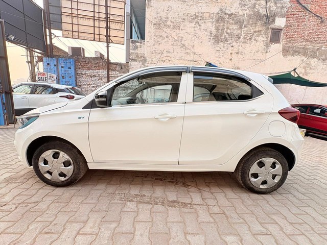 Second-hand 2023 Tata Tiago EV XT MR for sale in Agra-2