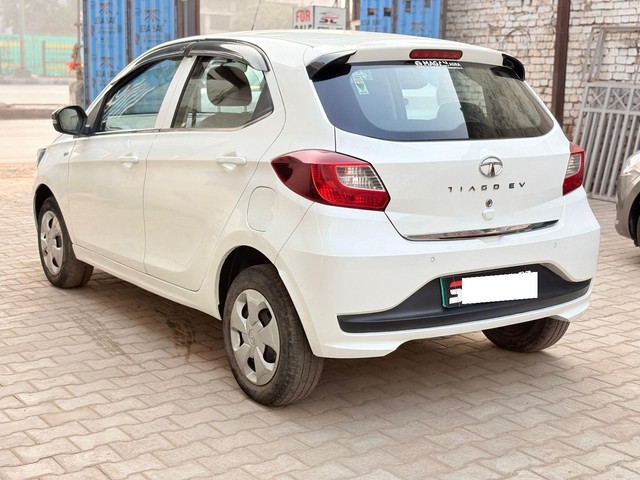 Second-hand 2023 Tata Tiago EV XT MR for sale in Agra-6