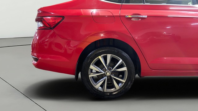 Skoda Slavia 1.0 TSI Style AT BSVI Second-hand 2022 Skoda Slavia 1.0 TSI Style AT BSVI for sale in Surat-28