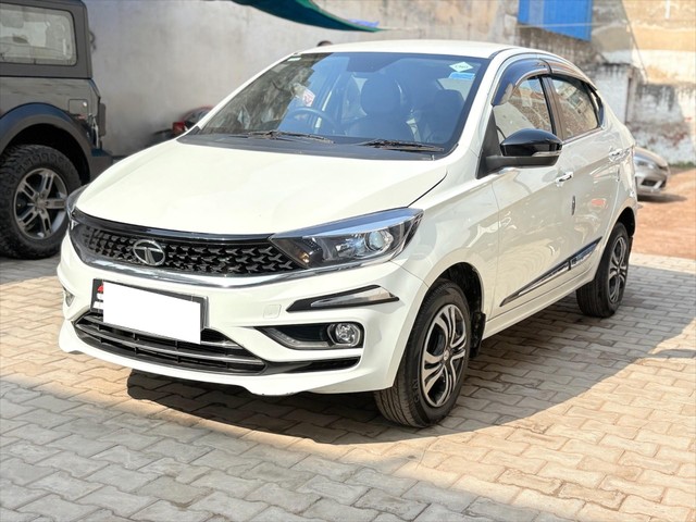 Second-hand 2023 Tata Tigor XZ Plus Leatherette Pack CNG for sale in Agra-2