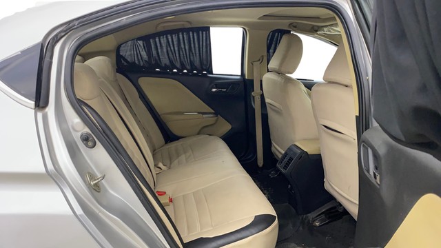 Second-hand 2016 Honda City i VTEC VX for sale in Mumbai-16