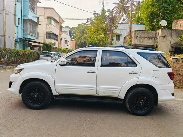 Second-hand 2015 Toyota Fortuner 4x2 Manual for sale in Pune-3