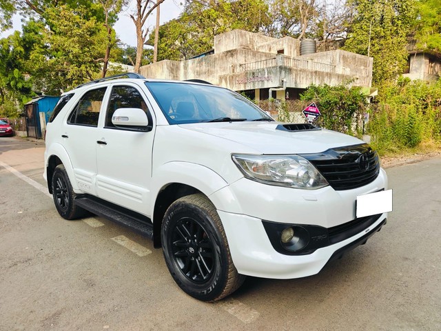 Second-hand 2015 Toyota Fortuner 4x2 Manual for sale in Pune-6