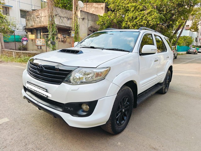 Second-hand 2015 Toyota Fortuner 4x2 Manual for sale in Pune-4