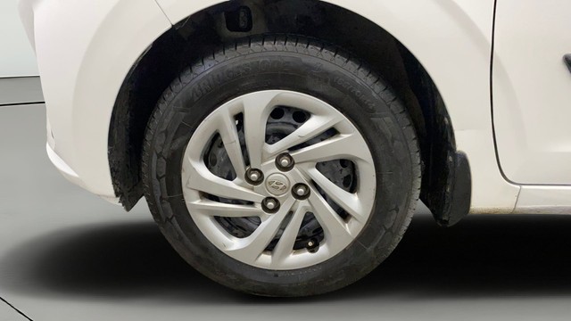 Second-hand 2021 Hyundai Aura S CNG for sale in New Delhi-29