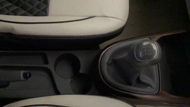 Second-hand 2021 Hyundai Aura S CNG for sale in New Delhi-22