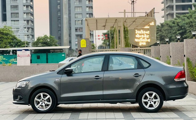 Second-hand 2013 Volkswagen Vento Petrol Highline for sale in Surat-18