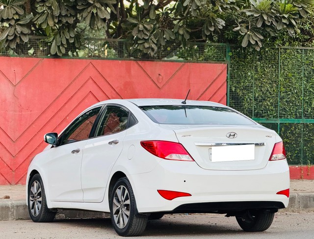 Second-hand 2015 Hyundai Verna SX CRDi AT for sale in Surat-2