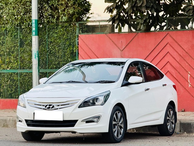 Second-hand 2015 Hyundai Verna SX CRDi AT for sale in Surat-4