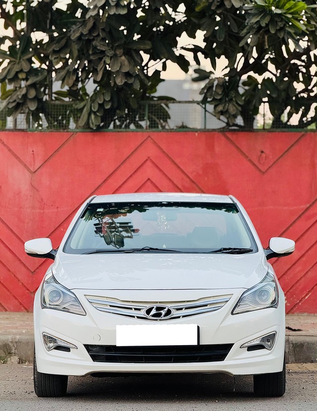 Second-hand 2015 Hyundai Verna SX CRDi AT for sale in Surat-5