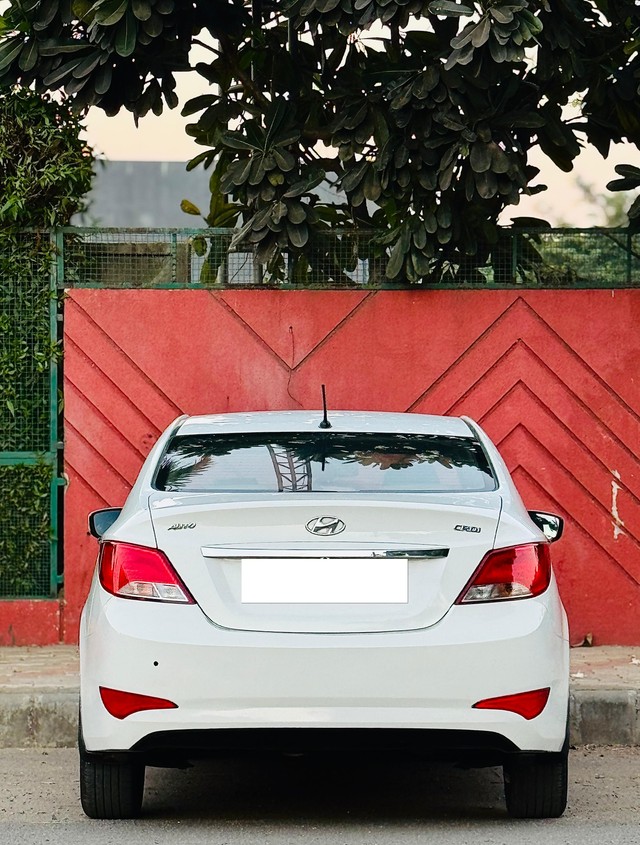 Second-hand 2015 Hyundai Verna SX CRDi AT for sale in Surat-8