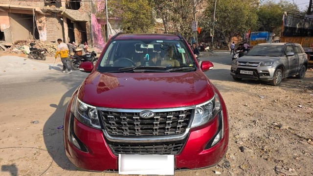 Second-hand 2018 Mahindra XUV500 W7 BSIV for sale in New Delhi-4
