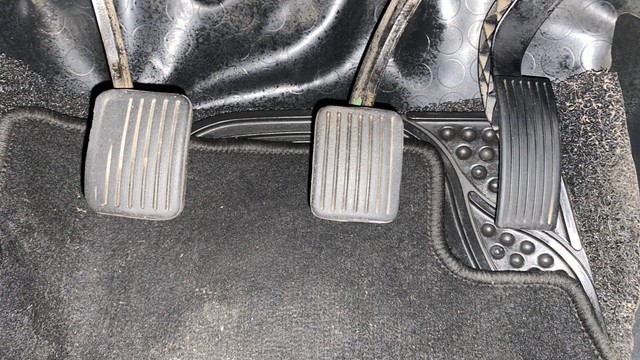 Second-hand 2014 Hyundai Grand i10 Asta Option for sale in Kochi-25