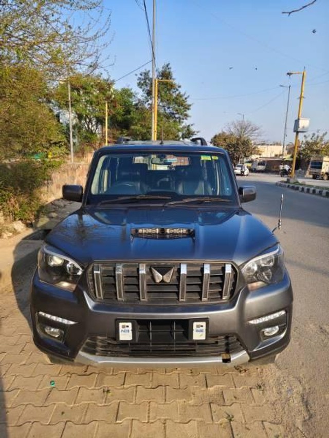 Second-hand 2023 Mahindra Scorpio S 11 7CC for sale in New Delhi-5