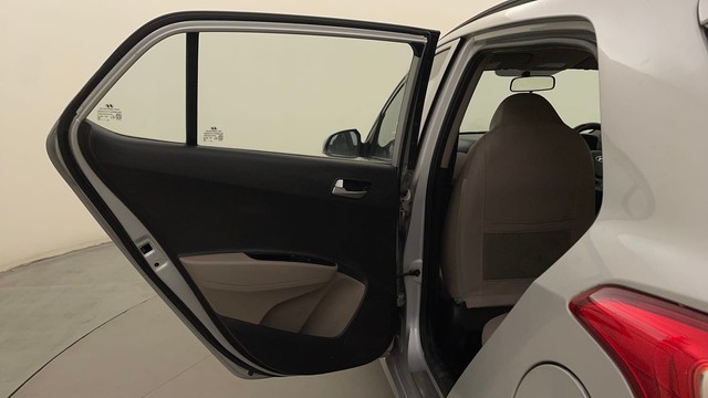 Second-hand 2015 Hyundai Grand i10 1.2 CRDi Asta for sale in Bangalore-23