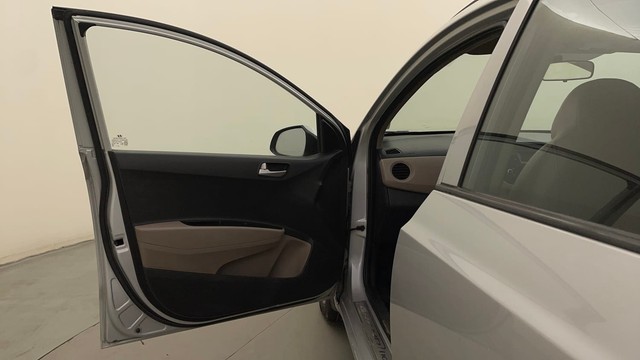 Second-hand 2015 Hyundai Grand i10 1.2 CRDi Asta for sale in Bangalore-36