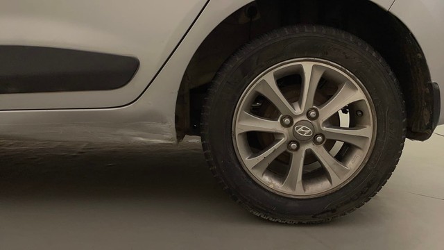 Second-hand 2015 Hyundai Grand i10 1.2 CRDi Asta for sale in Bangalore-19