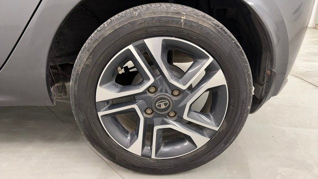 Second-hand 2022 Tata Tiago XZ Plus for sale in Pune-19