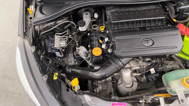 Second-hand 2022 Tata Tiago XZ Plus for sale in Pune-39